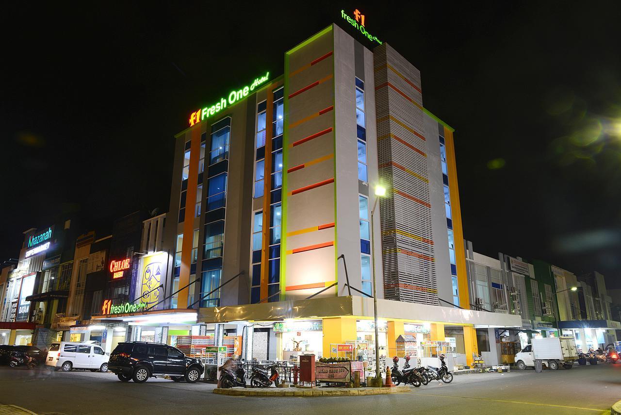 フレッシュ ワン ホテル Batam エクステリア 写真